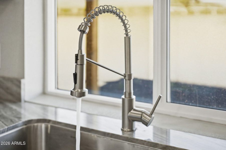 44-web-or-mls-78 N Pettoshas Dr-16