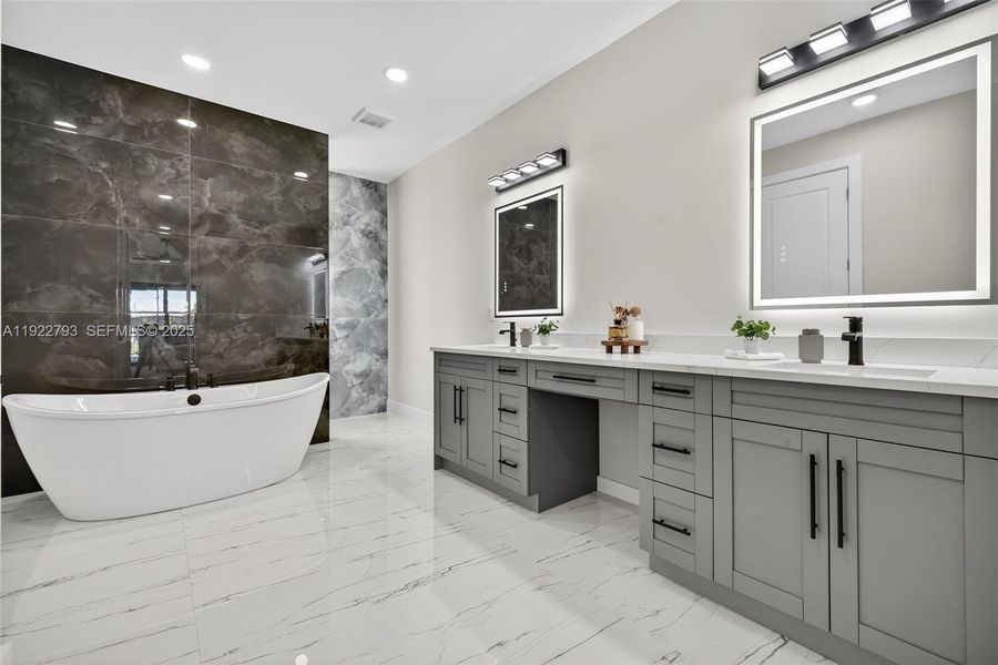 Furnished interior view inside a new home in , Cape Coral (Image 19).