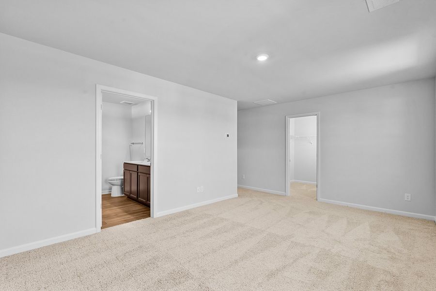 Spacious, unfurnished interior of a new home in Bell West, Kernersville (Image 26).