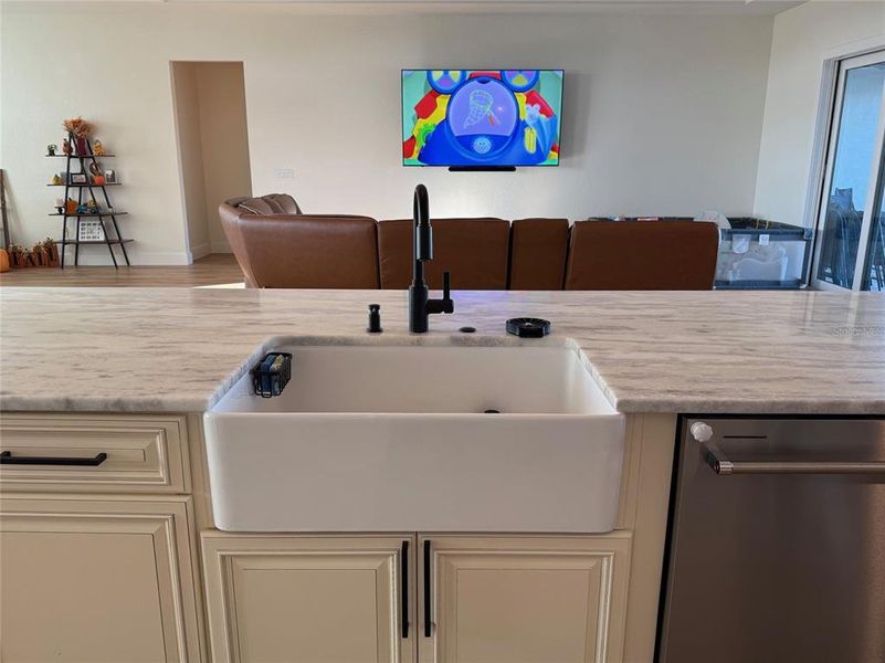Close-up of interior finishes inside a home in , Bartow (Image 19).