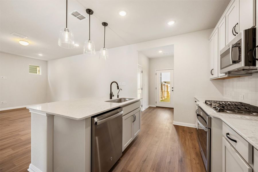 Representative images and renderings are for illustrative purposes. Actual structural options and design finishes of home may vary.