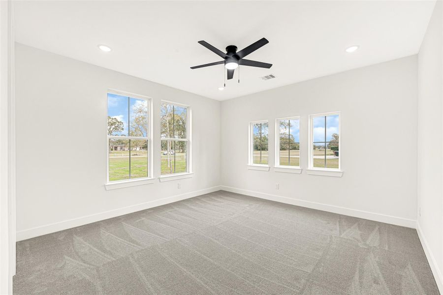 Spacious, unfurnished interior of a new home in , Rosharon (Image 28).