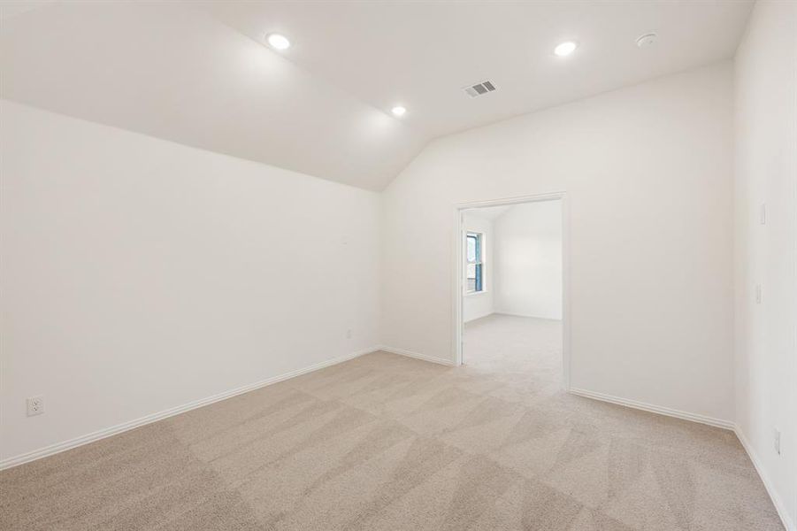 Spacious, unfurnished interior of a new home in Willow Wood Classic 50, McKinney (Image 28).