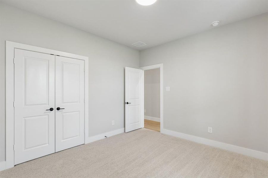 Spacious, unfurnished interior of a new home in Ellis Ranch Estates, Waxahachie (Image 28).