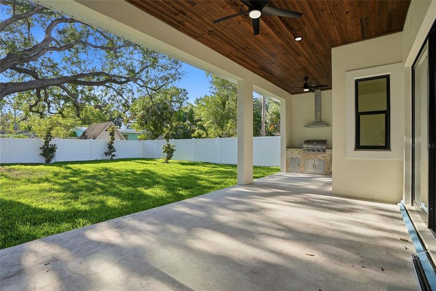 Exterior details and patio area of a home in , Safety Harbor (Image 4).