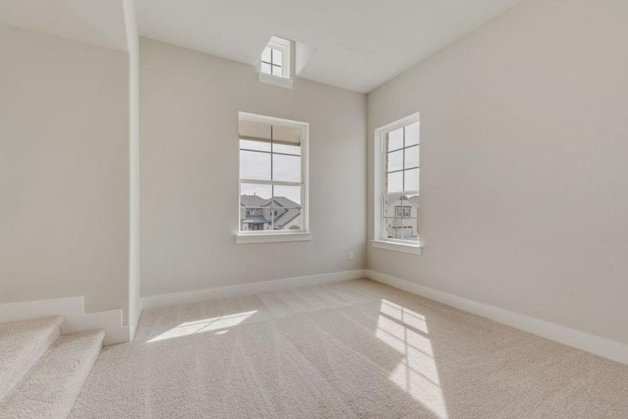 Spacious, unfurnished interior of a new home in Somerset Park, Rockwall (Image 38).