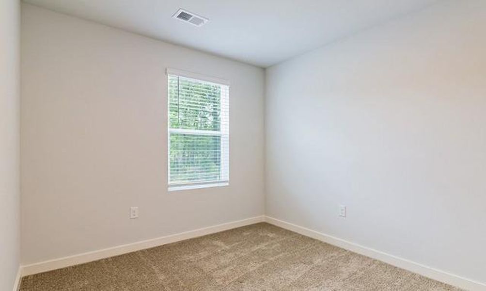 Spacious, unfurnished interior of a new home in Campground Crossing, McDonough (Image 25).