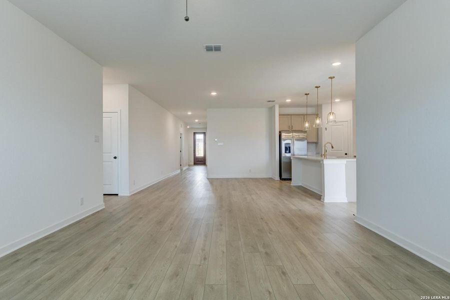 Spacious, unfurnished interior of a new home in Hennersby Hollow, San Antonio (Image 14). Spacious, unfurnished interior of a new home in Hennersby Hollow, San Antonio (Image 14).
