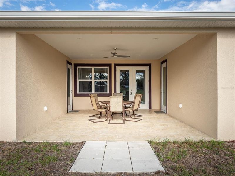 Exterior details and patio area of a home in , Leesburg (Image 3).