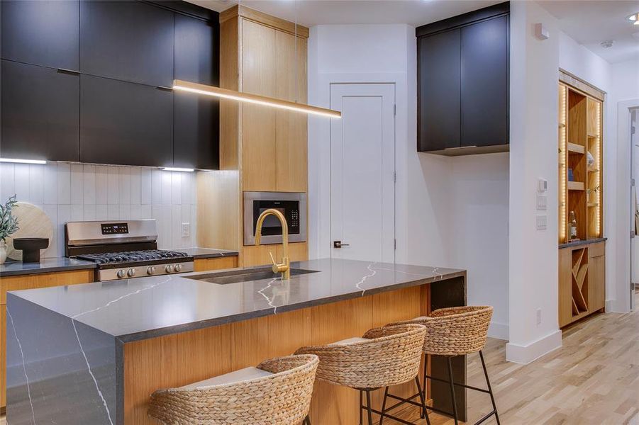 Furnished interior view inside a new home in , Dallas (Image 5).