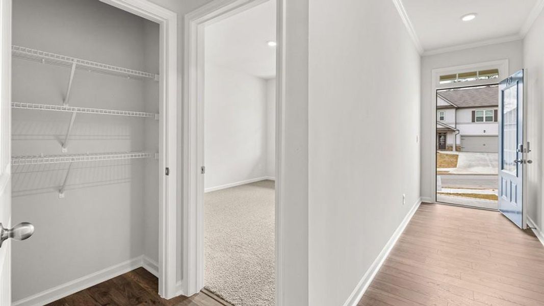 Spacious, unfurnished interior of a new home in Sheffield Highlands, Dallas (Image 15).