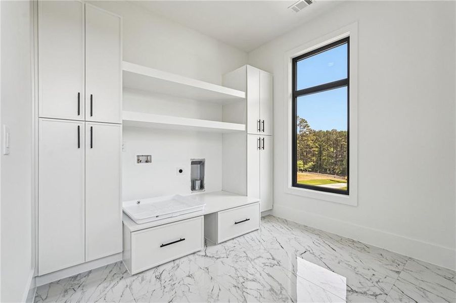 Image 77 of a home in .