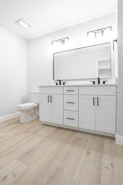 Furnished interior view inside a new home in , Wesley Chapel (Image 10).