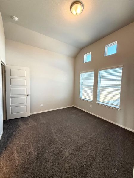 Spacious, unfurnished interior of a new home in , Iowa Colony (Image 22).