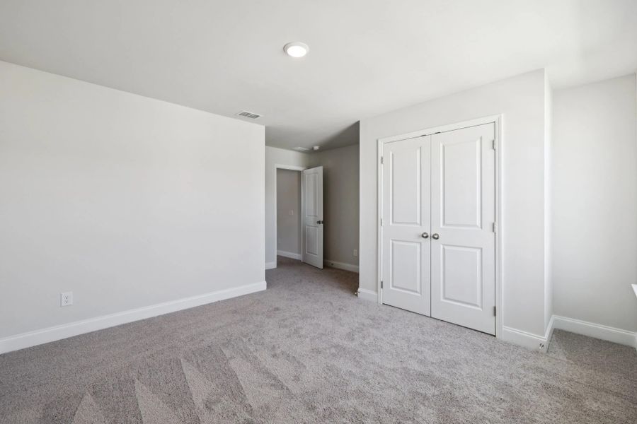 Spacious, unfurnished interior of a new home in Cades Bluff, Lebanon (Image 34).