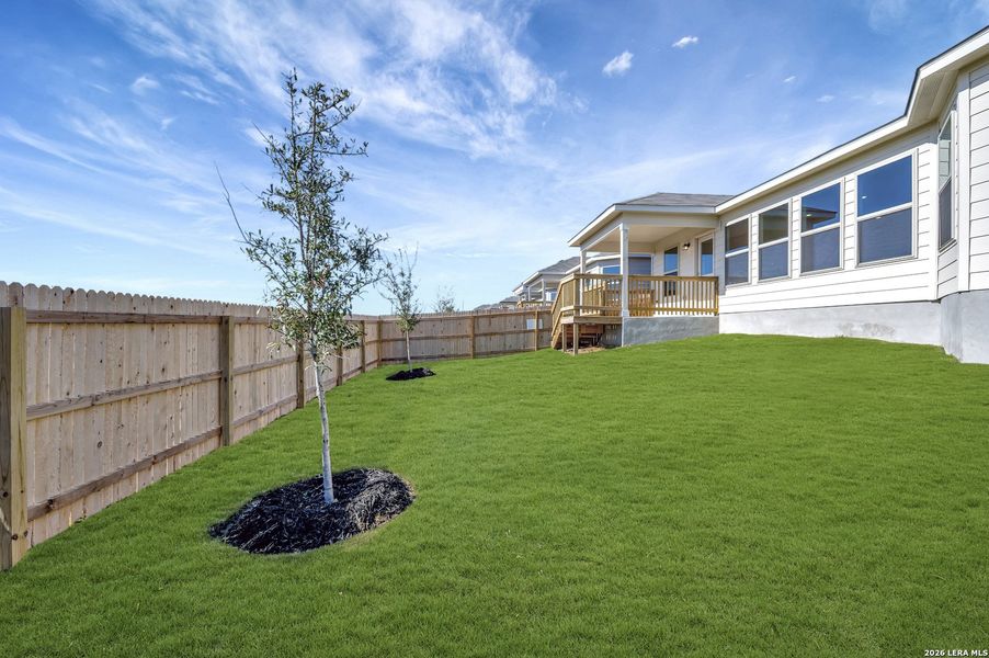 Exterior details and patio area of a home in Paloma Park, Converse (Image 3).