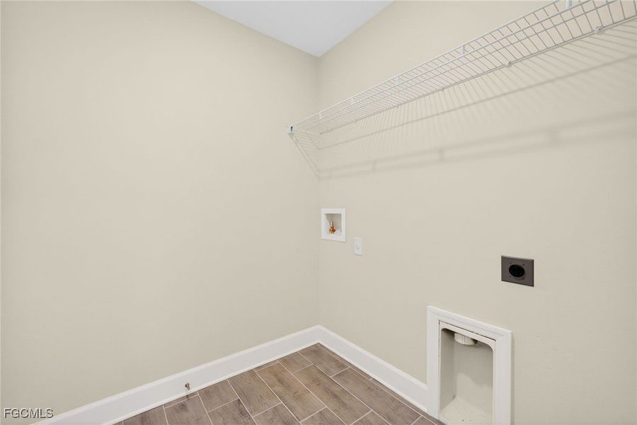 Spacious, unfurnished interior of a new home in Cape Coral, Cape Coral (Image 17). Spacious, unfurnished interior of a new home in Cape Coral, Cape Coral (Image 17).