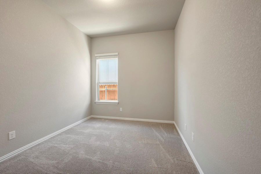 Spacious, unfurnished interior of a new home in Heritage, Dripping Springs (Image 26).