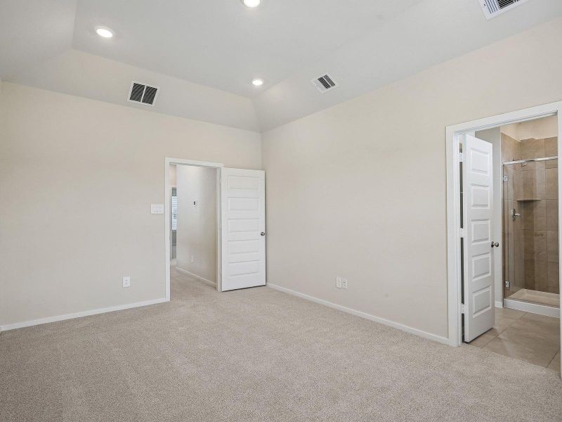Spacious, unfurnished interior of a new home in Parkway Commons - City Series, Missouri City (Image 32). Spacious, unfurnished interior of a new home in Parkway Commons - City Series, Missouri City (Image 32).
