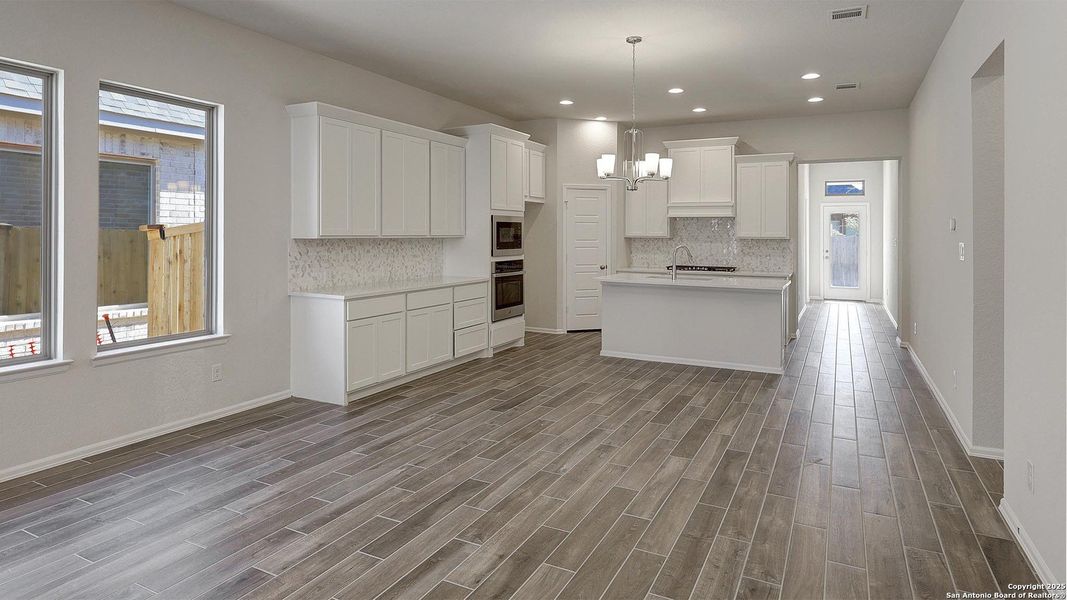 Spacious, unfurnished interior of a new home in Stillwater Ranch 40', San Antonio (Image 18). Spacious, unfurnished interior of a new home in Stillwater Ranch 40', San Antonio (Image 18).