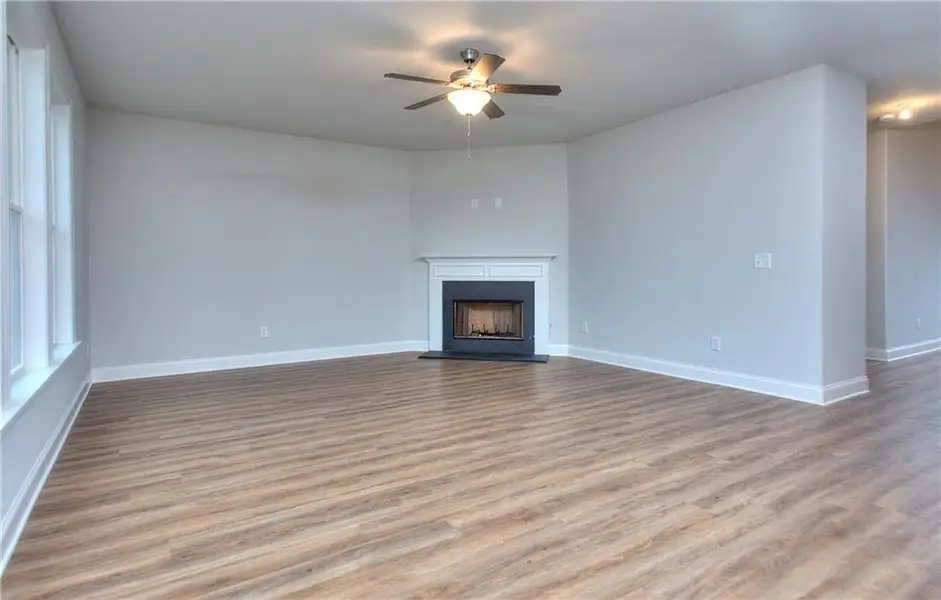 Spacious, unfurnished interior of a new home in , Homer (Image 39).