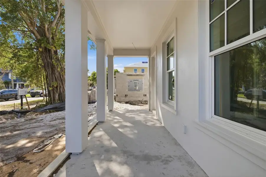Exterior details and patio area of a home in , St. Petersburg (Image 6).