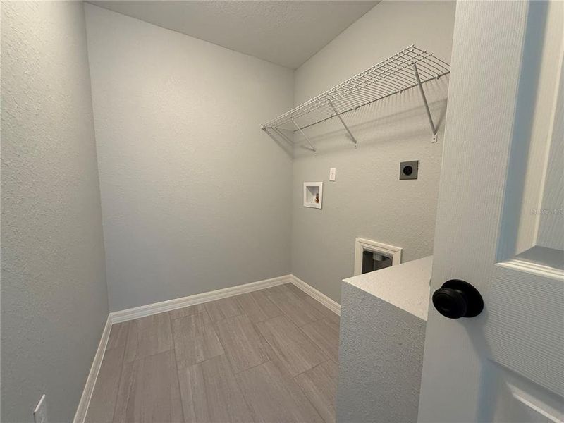 Spacious, unfurnished interior of a new home in , Dunnellon (Image 15).