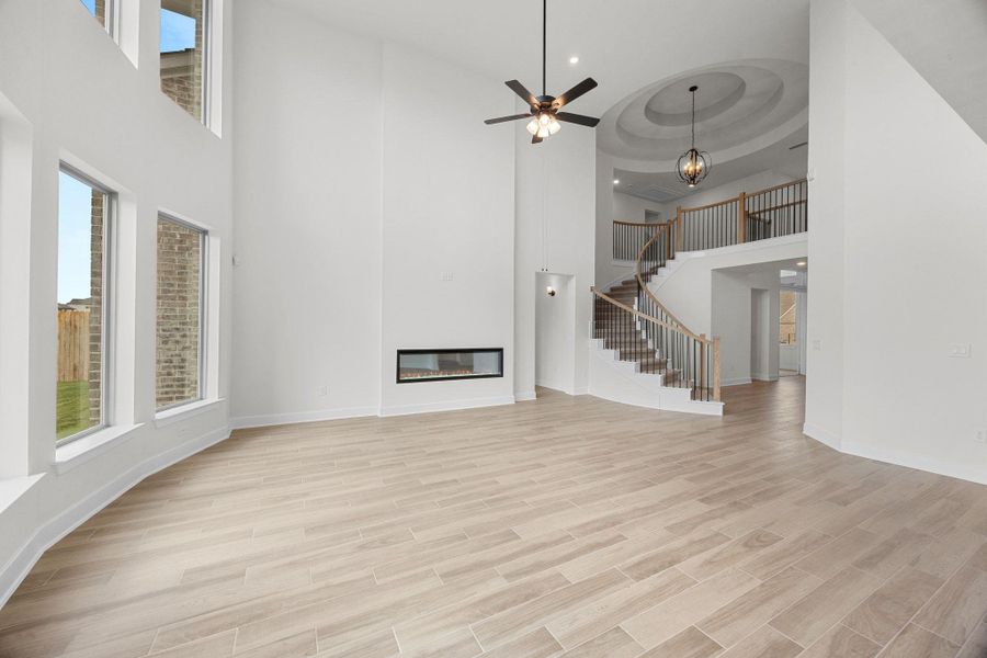 Spacious, unfurnished interior of a new home in Santa Rita Ranch, Liberty Hill (Image 21).