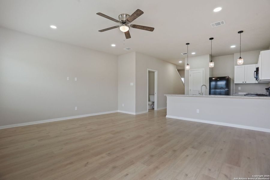 Spacious, unfurnished interior of a new home in , San Antonio (Image 11).