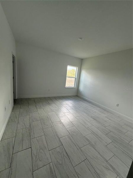 Spacious, unfurnished interior of a new home in , Citrus Springs (Image 12).