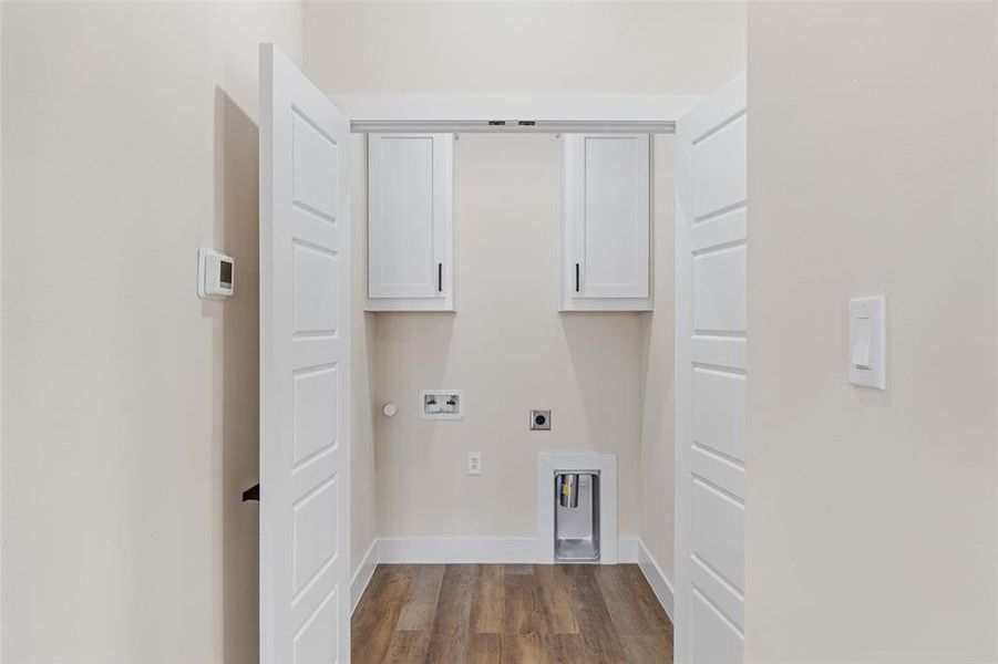 Spacious, unfurnished interior of a new home in , Granbury (Image 19). Spacious, unfurnished interior of a new home in , Granbury (Image 19).