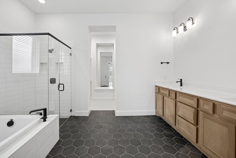 The Jasmine - Owner's Bath The Jasmine - Owner's Bath