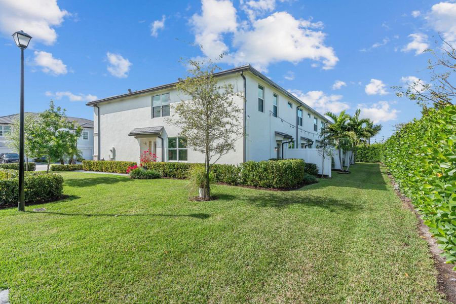 5-web-or-mls-2906 Olivia Ave, Oakland Pa