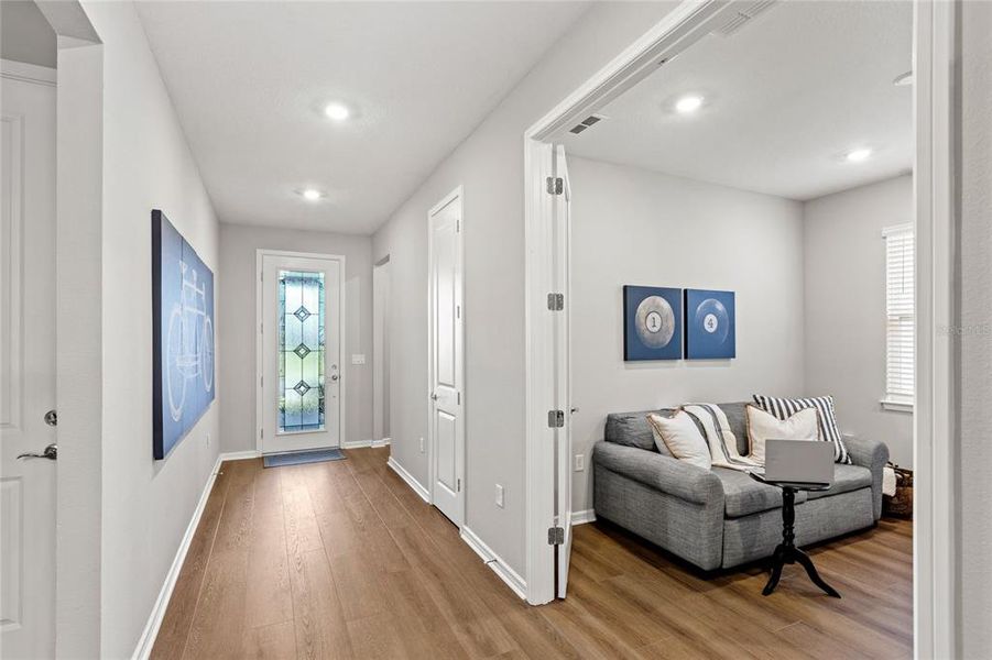 Furnished interior view inside a new home in , Winter Garden (Image 9).