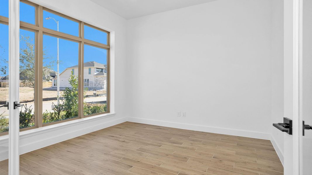 Spacious, unfurnished interior of a new home in Jordan Ranch, Fulshear (Image 12).