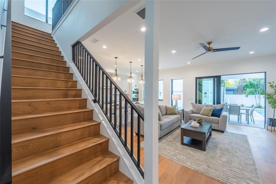 Furnished interior view inside a new home in , Sarasota (Image 69).