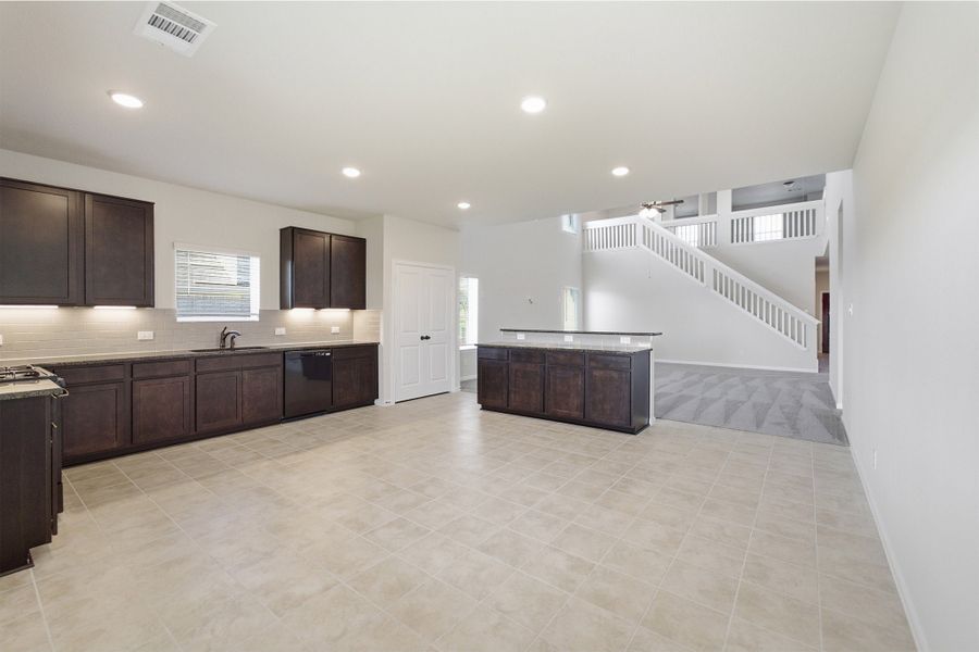 Furnished interior view inside a new home in Saddlebrook Estates, Waxahachie (Image 12).