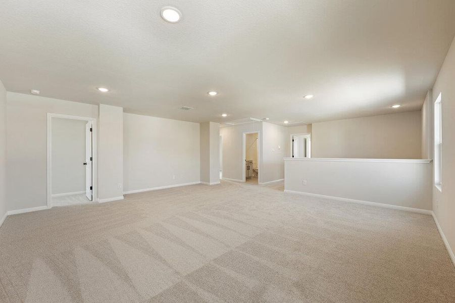 Spacious, unfurnished interior of a new home in Patterson Ranch, Georgetown (Image 27).