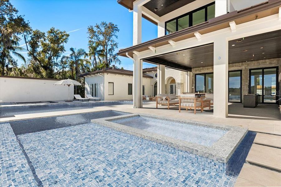Exterior details and patio area of a home in , Lake Mary (Image 4).
