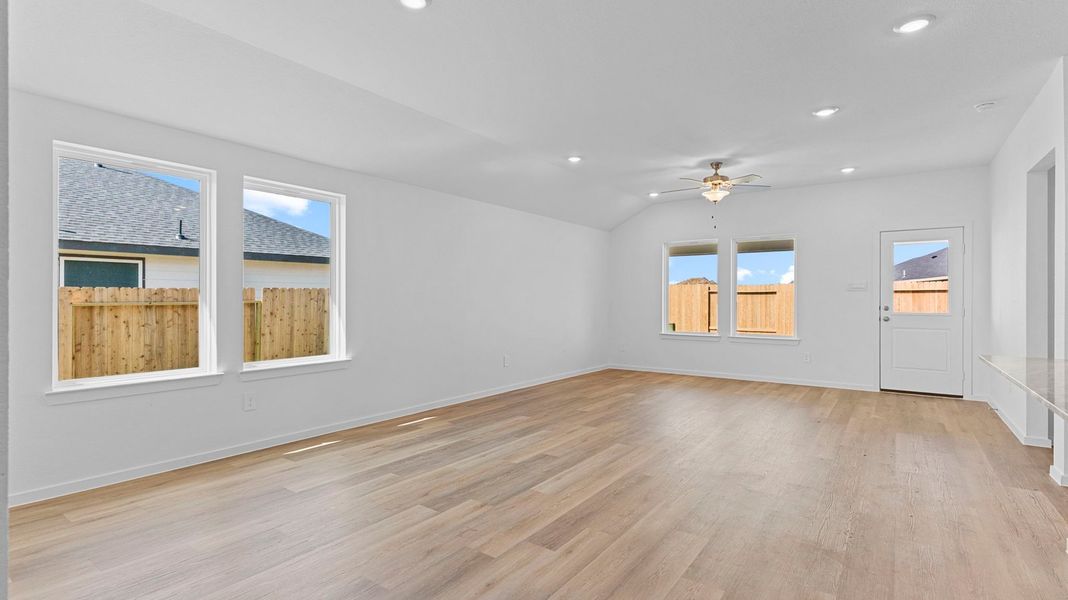 Spacious, unfurnished interior of a new home in Caldwell Crossing, Iowa Colony (Image 15).