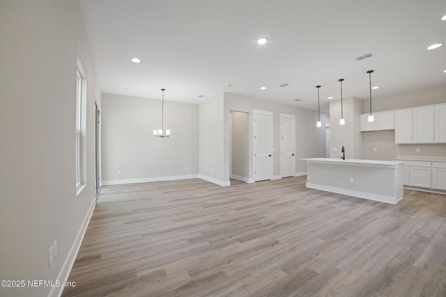 Spacious, unfurnished interior of a new home in , Jacksonville (Image 25).