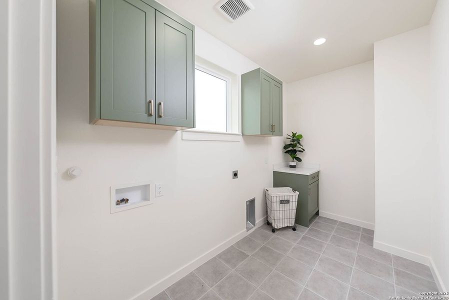 Furnished interior view inside a new home in , San Antonio (Image 37).