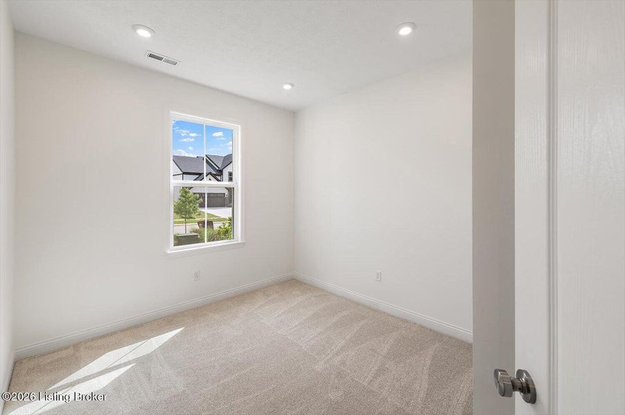 Spacious, unfurnished interior of a new home in Vista Hills, Louisville (Image 25).