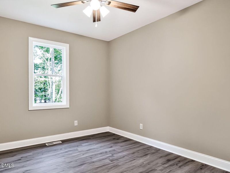 023-1280x960-bedroom