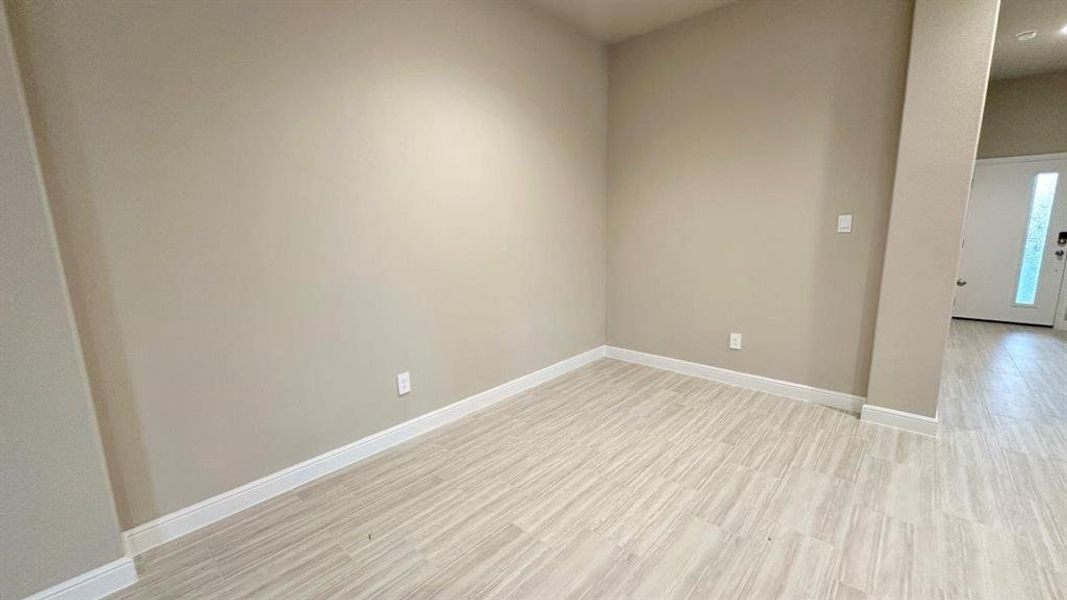 Spacious, unfurnished interior of a new home in Rock Creek Ranch, Fort Worth (Image 12). Spacious, unfurnished interior of a new home in Rock Creek Ranch, Fort Worth (Image 12).