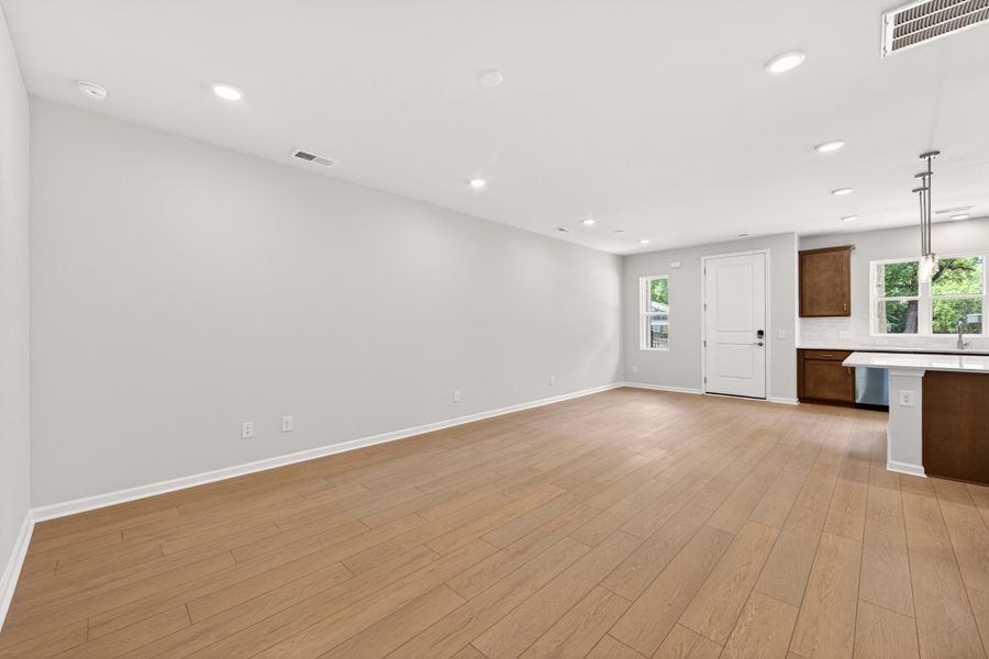 Spacious, unfurnished interior of a new home in Amplitude, Charlotte (Image 19).