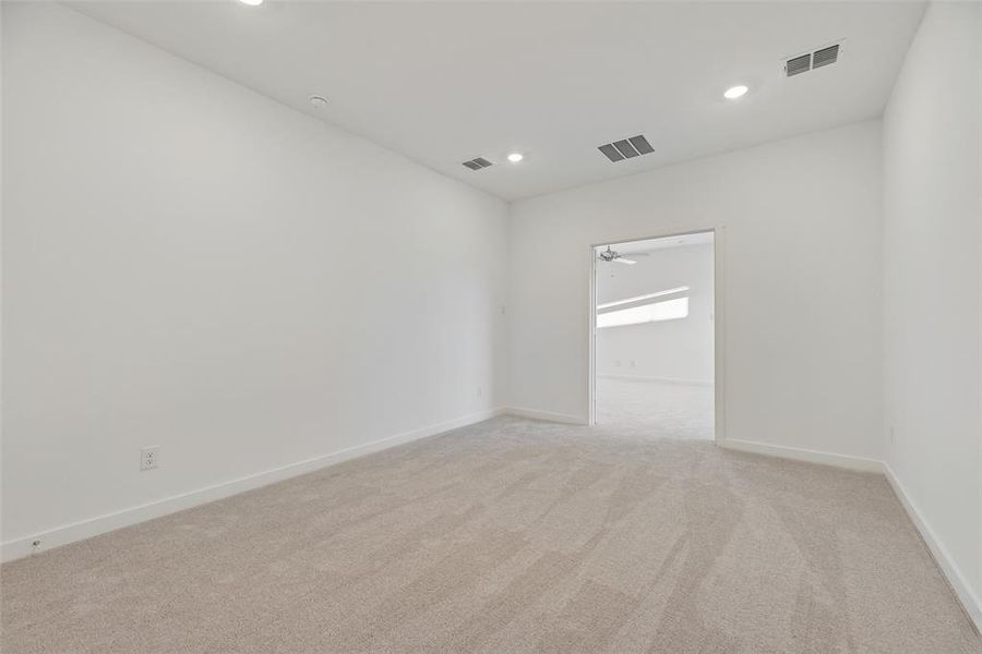 Spacious, unfurnished interior of a new home in Solterra, Mesquite (Image 22).