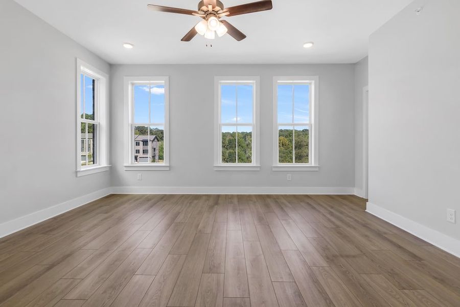 Spacious, unfurnished interior of a new home in Echo Park, Suwanee (Image 29).