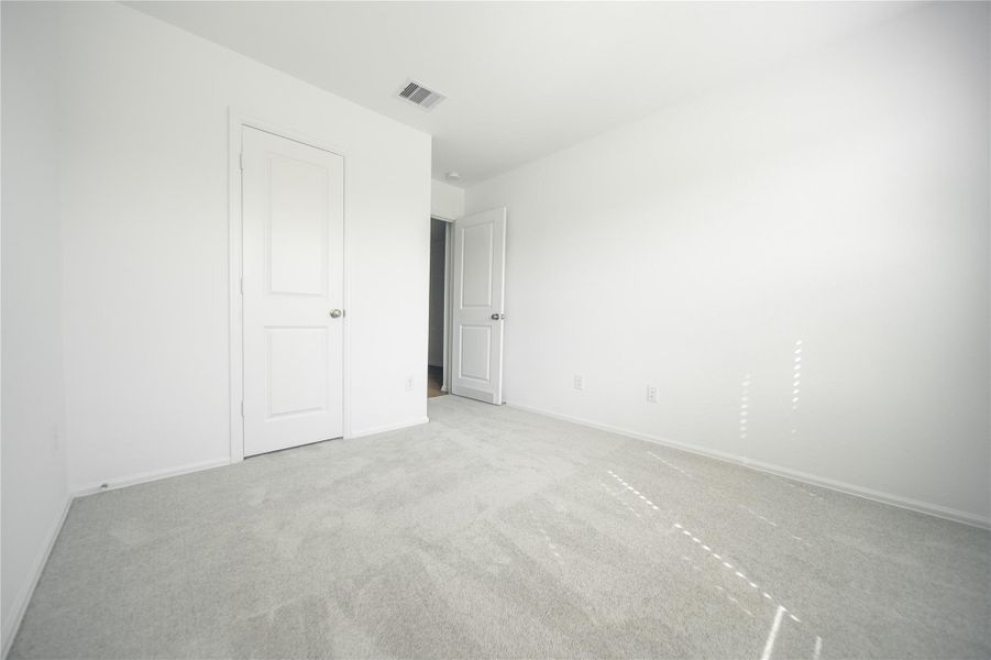 Spacious, unfurnished interior of a new home in , Baytown (Image 11).
