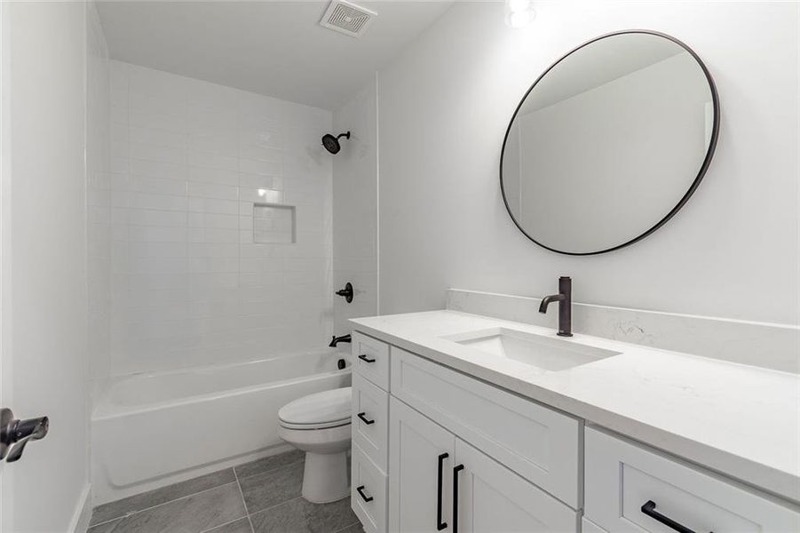 Furnished interior view inside a new home in , Gainesville (Image 16).